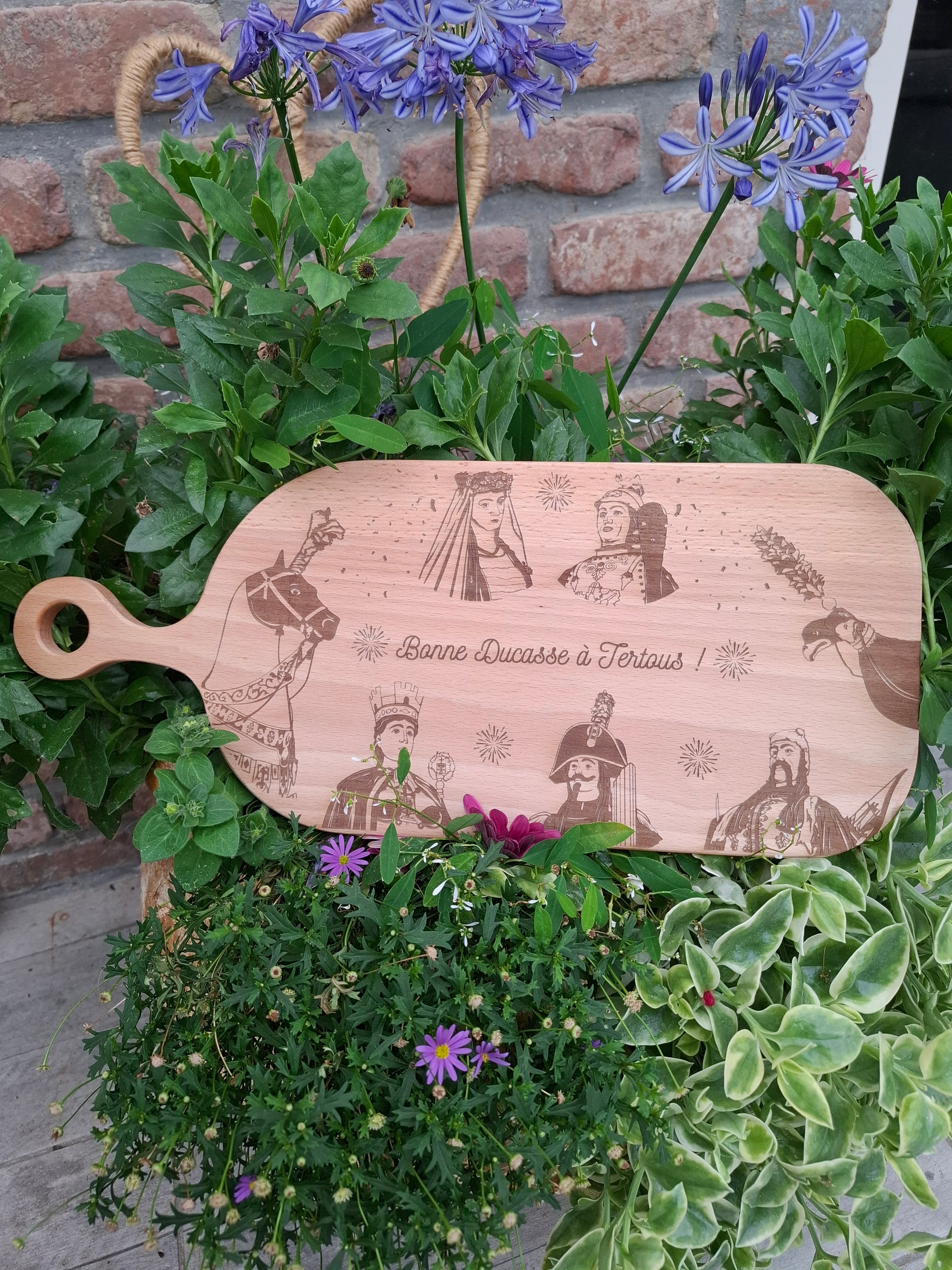 Planche courbée en hêtre - Bonne Ducasse à Tertous !