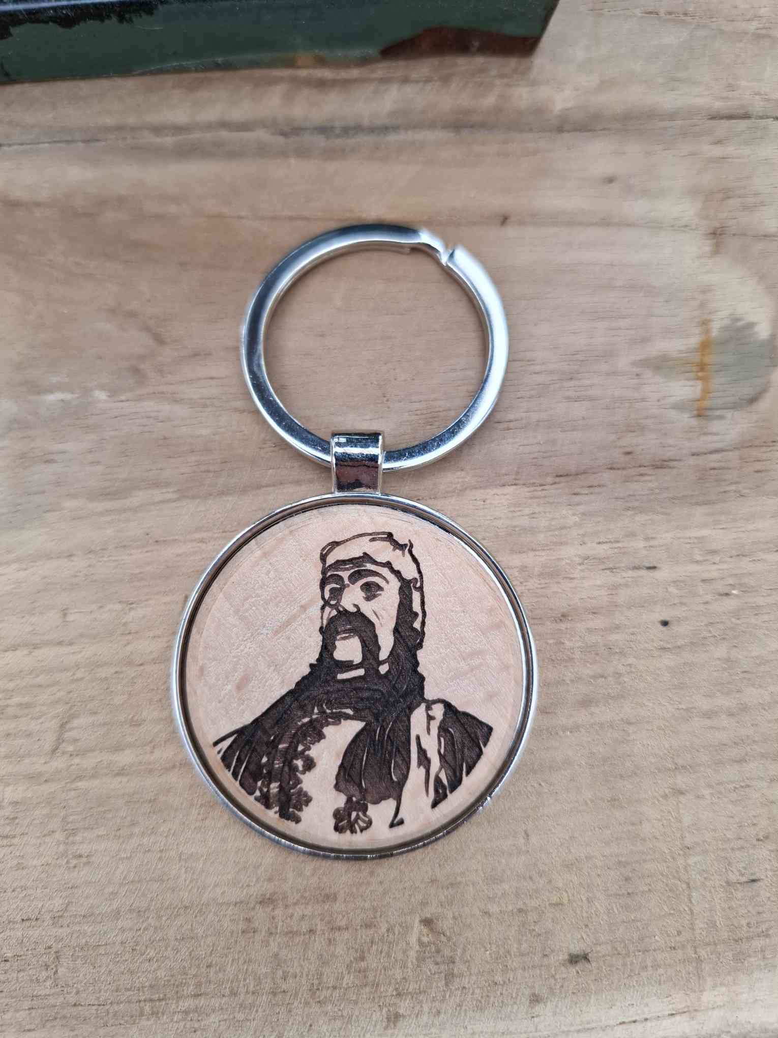 Porte-clés en bois gravé - Géants de la Ducasse d'Ath
