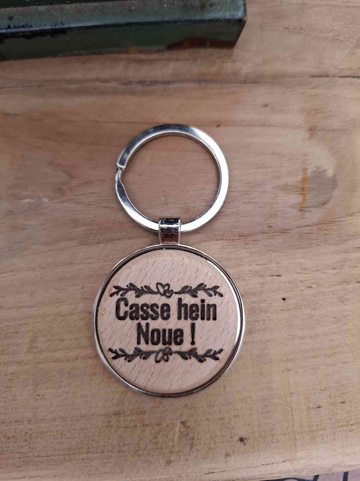 Porte-clés en bois gravé - Géants de la Ducasse d'Ath