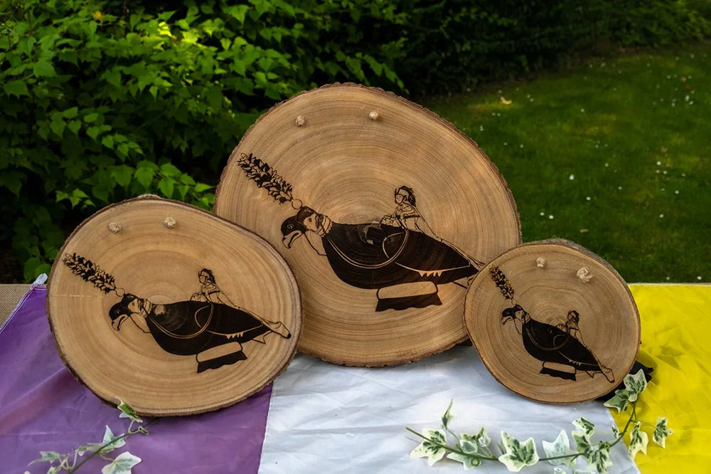 Rondins de Bois Gravés – Aigle à Deux Têtes de la Ducasse d'Ath - Grav - O - Deco