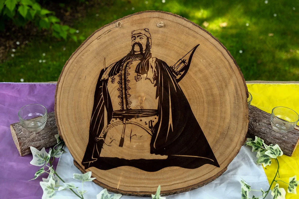 Rondins de Bois Gravés – Géant Ambiorix de la Ducasse d'Ath - Grav - O - Deco